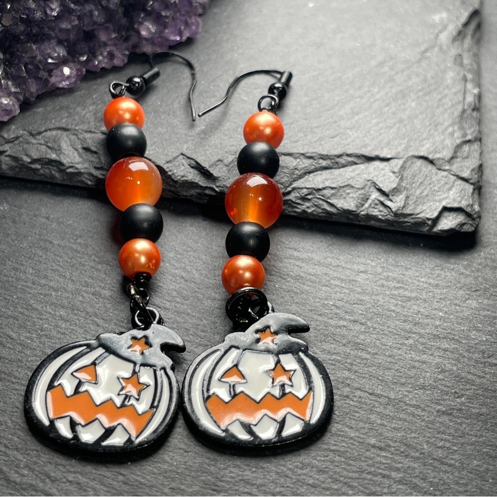Agate And Onyx Halloween Pumpkin Earrings - Black and Orange - Picture 4 of 5